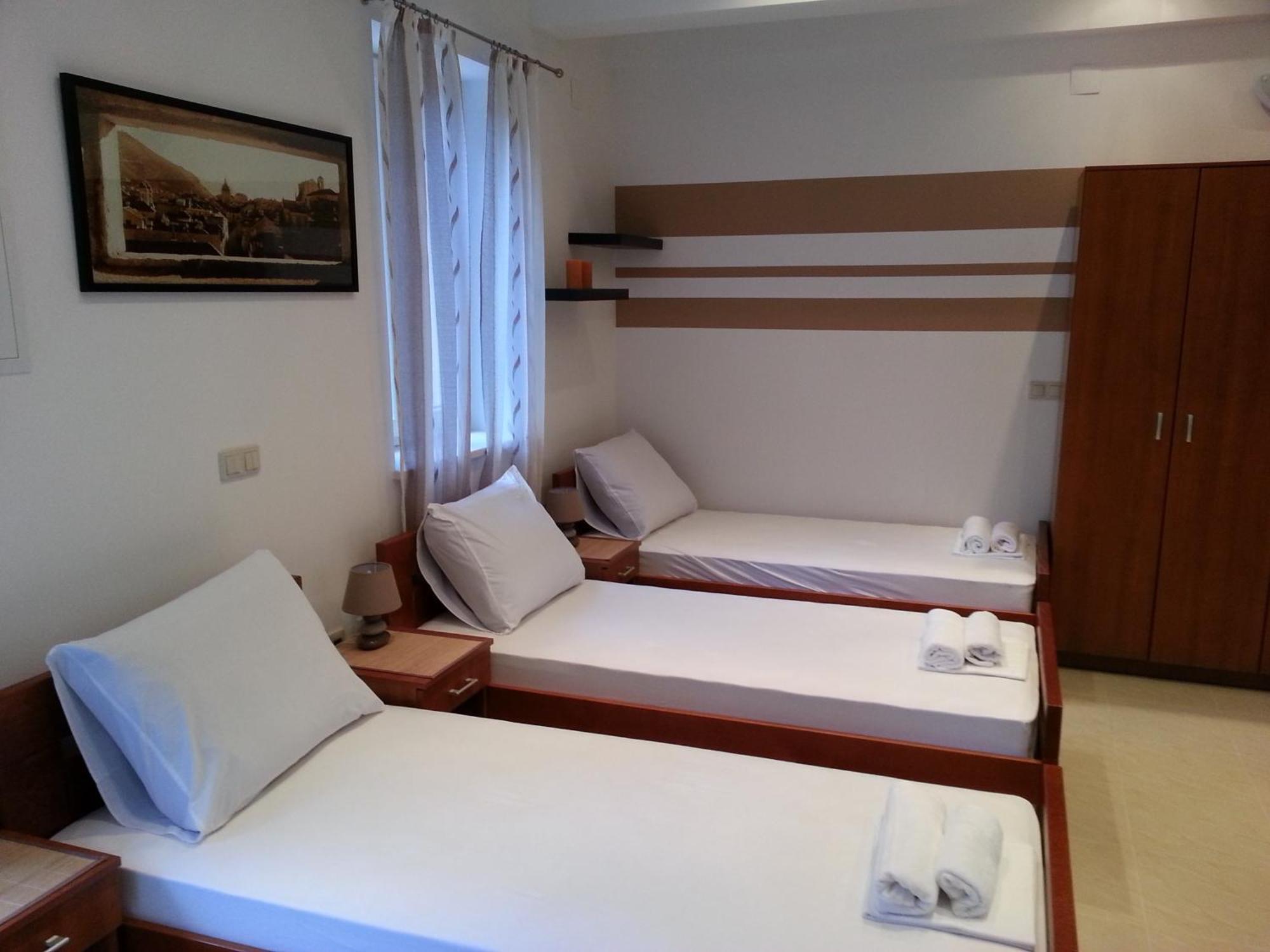 Apartments Dalmatino ดูบรอฟนิก ภายนอก รูปภาพ