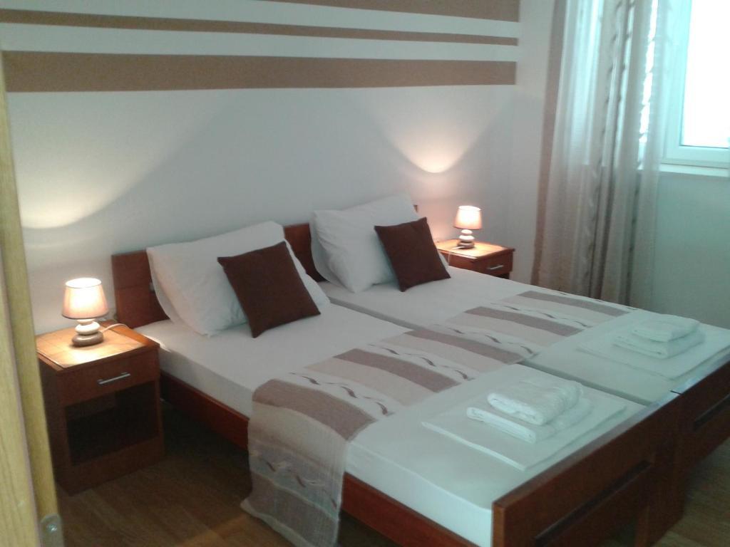 Apartments Dalmatino ดูบรอฟนิก ภายนอก รูปภาพ