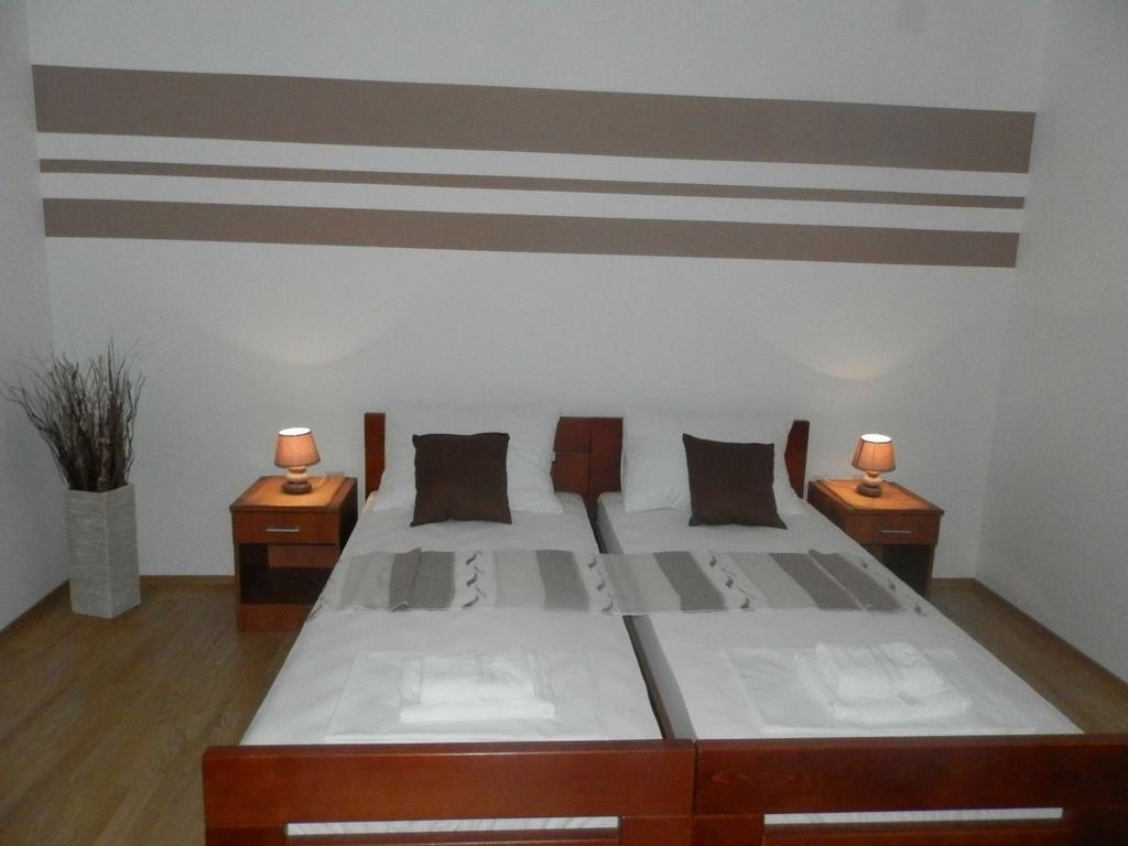 Apartments Dalmatino ดูบรอฟนิก ภายนอก รูปภาพ